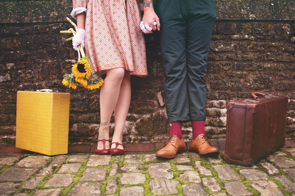 couple-5302344_1280